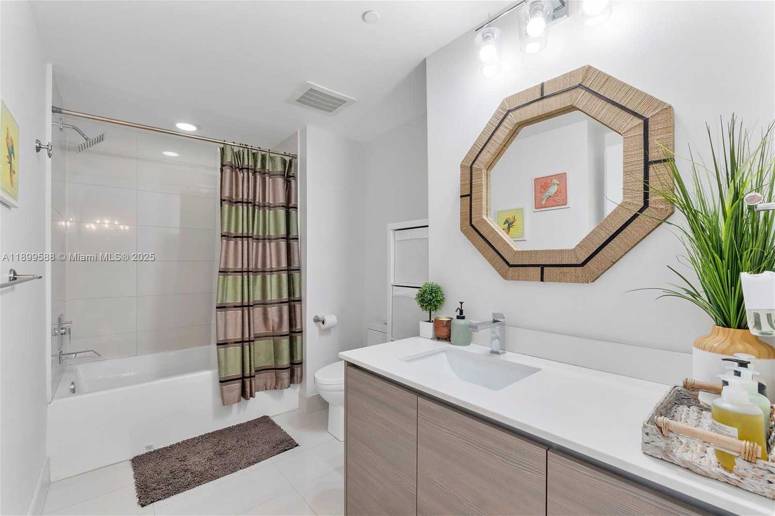 Small Image of 460 NORTH EAST 28TH ST #2103, Miami Number 16