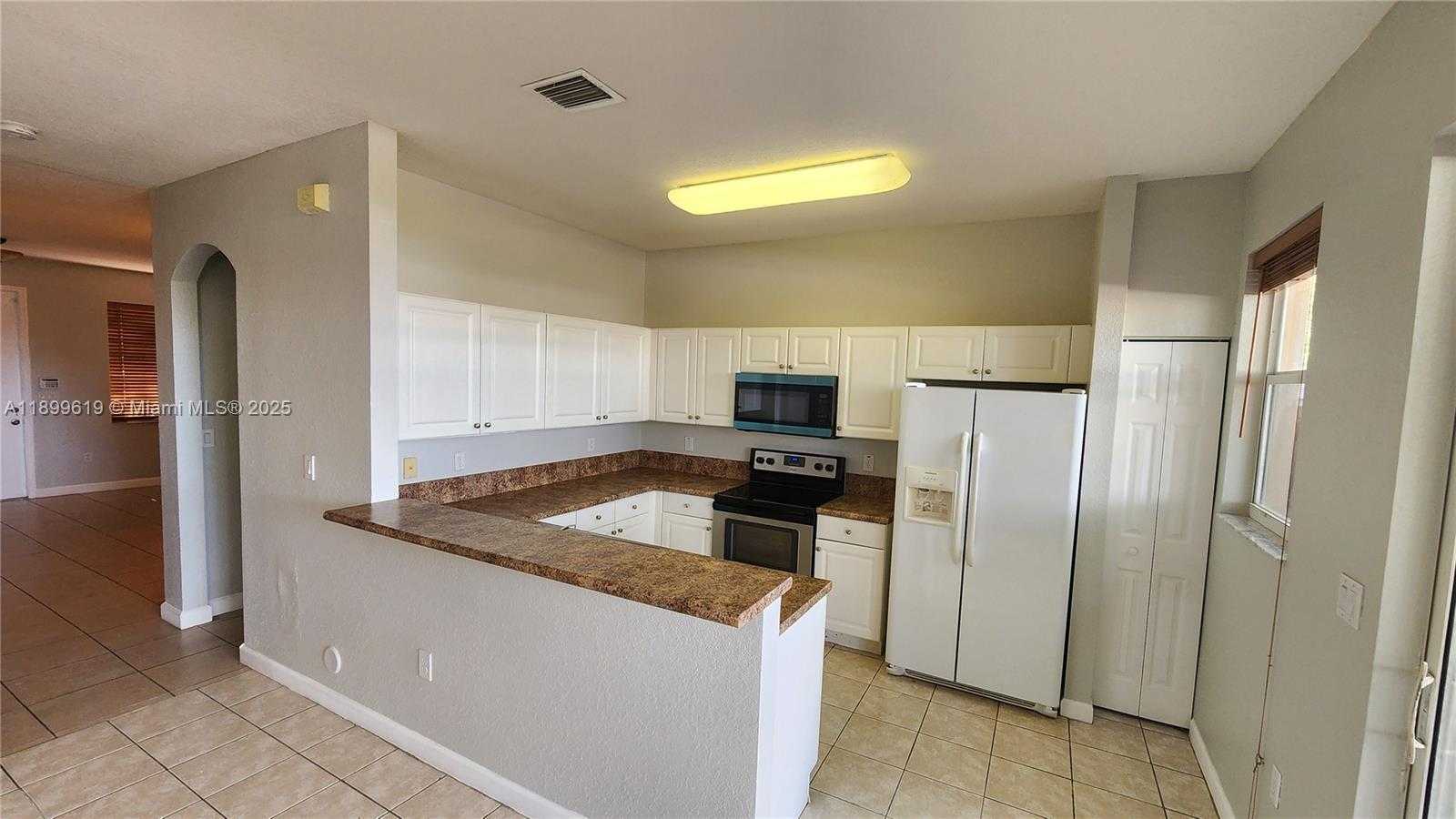 Small Image of 12813 SOUTH WEST 132ND TER, Miami Number 10