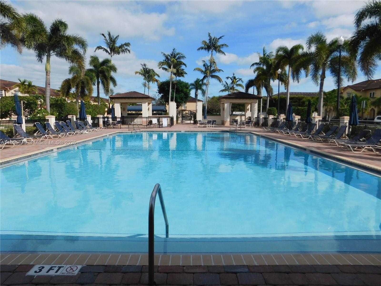 Small Image of 12813 SOUTH WEST 132ND TER, Miami Number 19