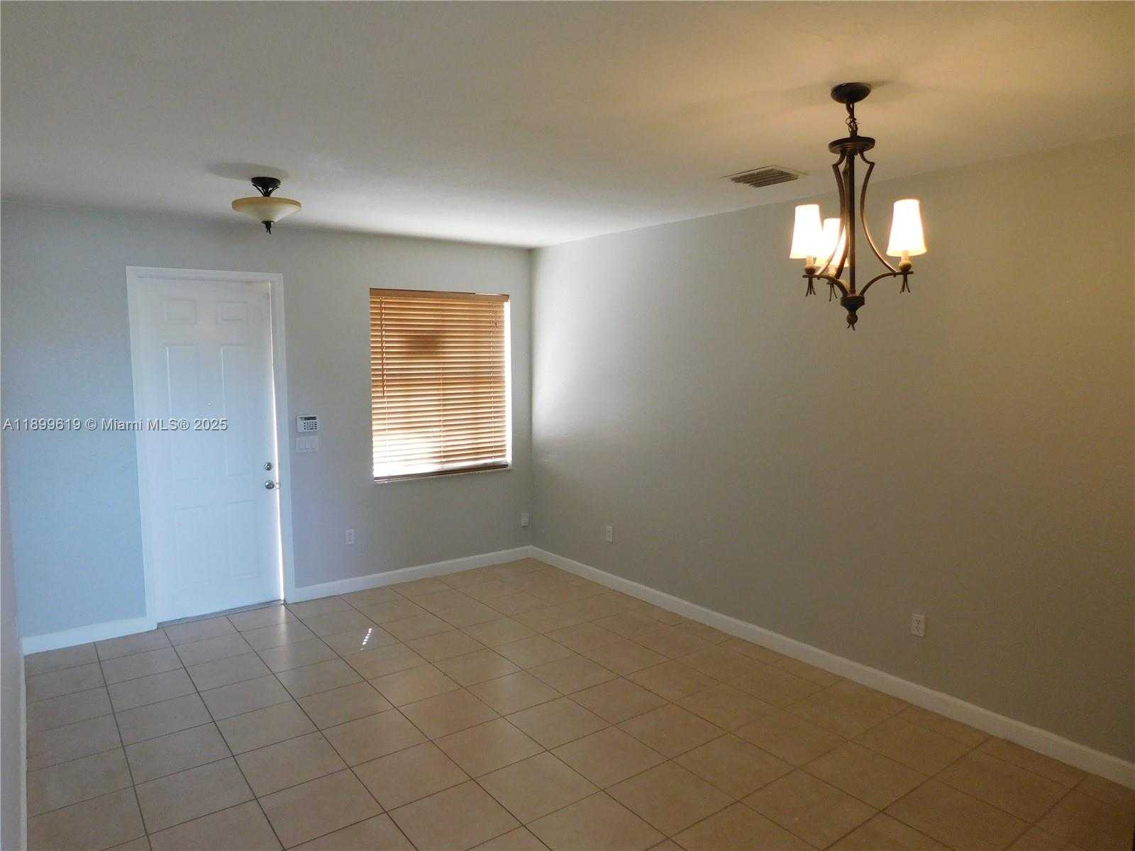 Small Image of 12813 SOUTH WEST 132ND TER, Miami Number 7