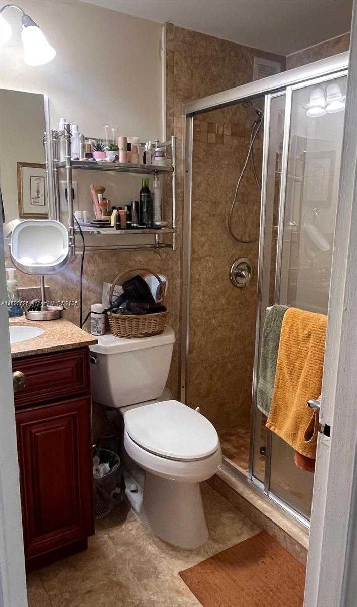 Small Image of 1880 SOUTH TREASURE DR #2C, North Bay Village Number 12