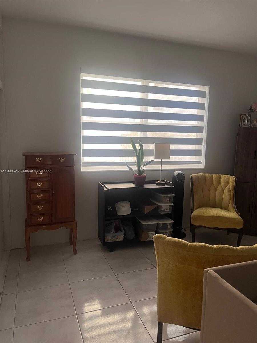 Small Image of 1880 SOUTH TREASURE DR #2C, North Bay Village Number 3