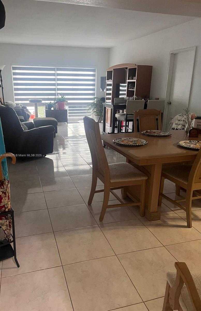 Small Image of 1880 SOUTH TREASURE DR #2C, North Bay Village Number 5