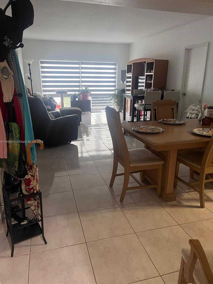 Small Image of 1880 SOUTH TREASURE DR #2C, North Bay Village Number 6