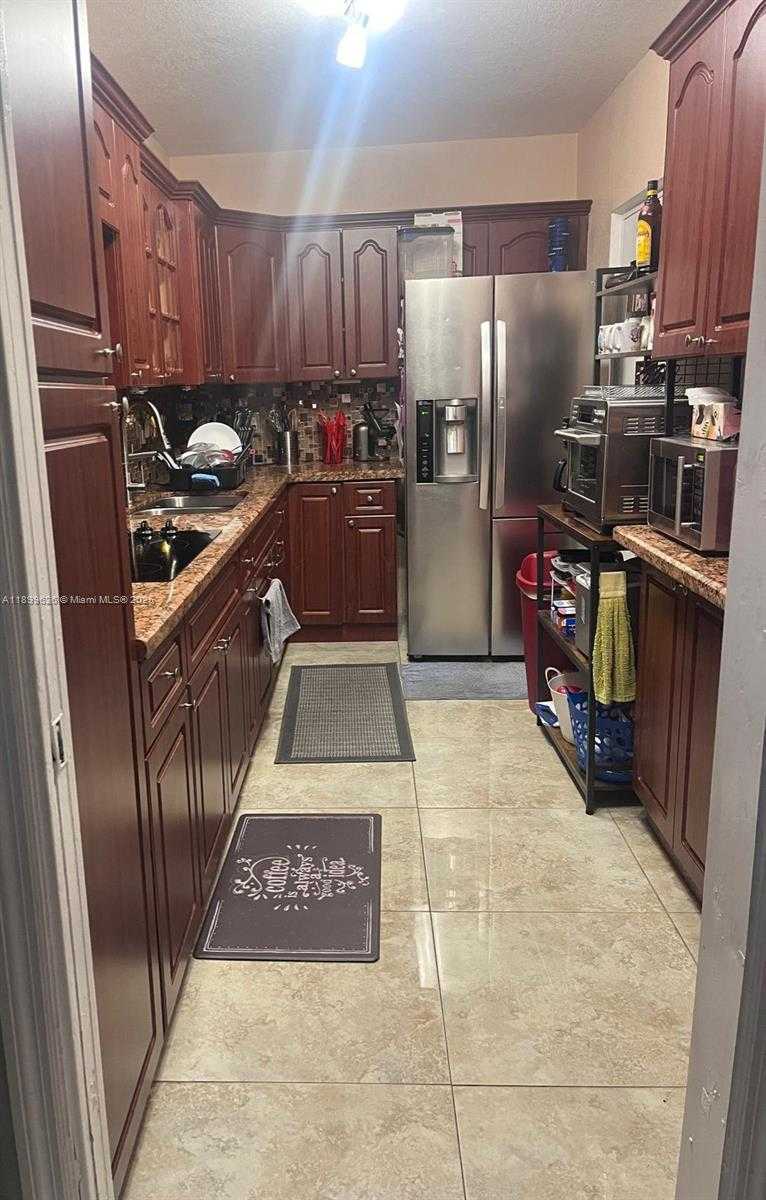 Small Image of 1880 SOUTH TREASURE DR #2C, North Bay Village Number 7