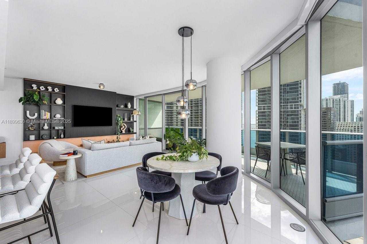 Small Image of 200 BISCAYNE BOULEVARD WAY #3702, Miami Number 14