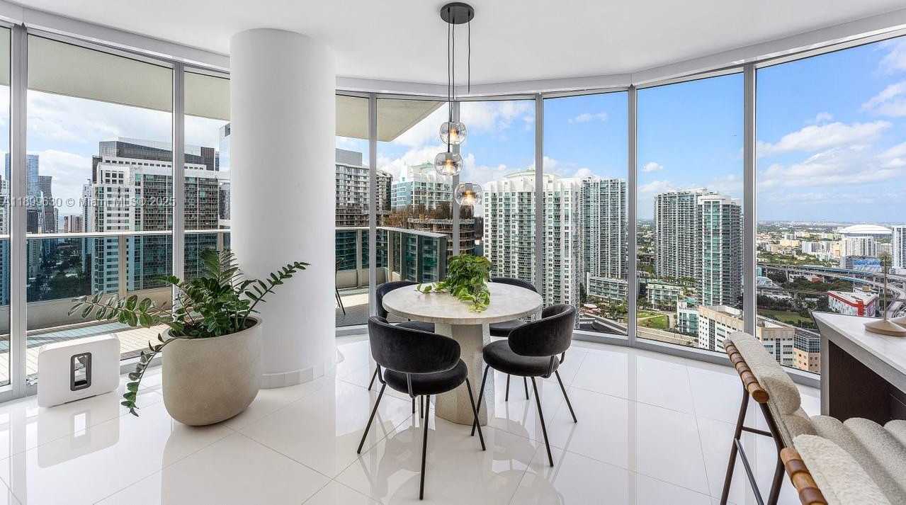 Small Image of 200 BISCAYNE BOULEVARD WAY #3702, Miami Number 3