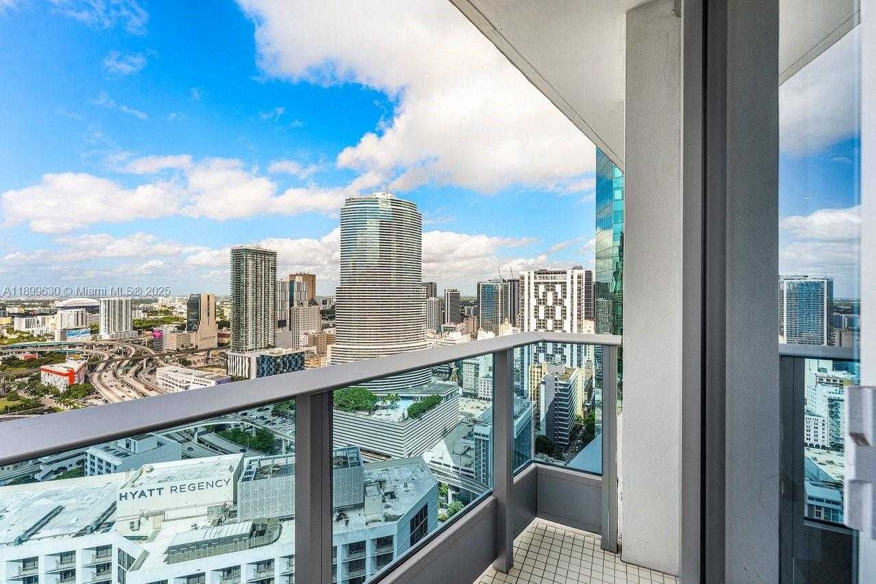 Small Image of 200 BISCAYNE BOULEVARD WAY #3702, Miami Number 30