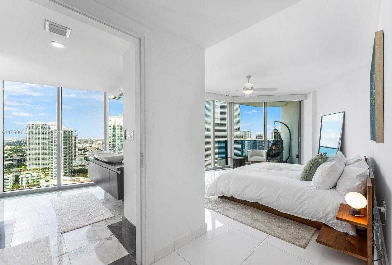 Small Image of 200 BISCAYNE BOULEVARD WAY #3702, Miami Number 33