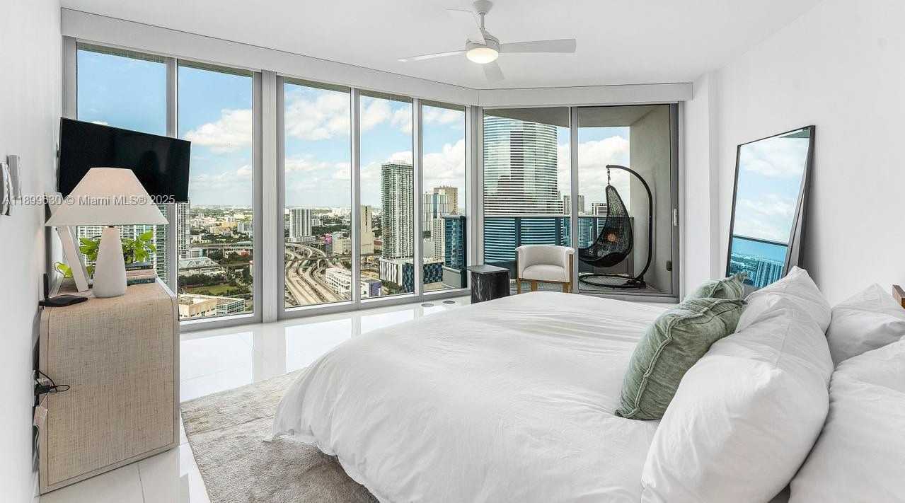 Small Image of 200 BISCAYNE BOULEVARD WAY #3702, Miami Number 34