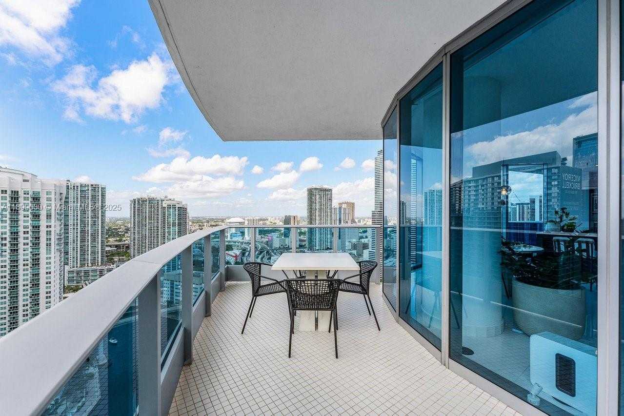 Small Image of 200 BISCAYNE BOULEVARD WAY #3702, Miami Number 42