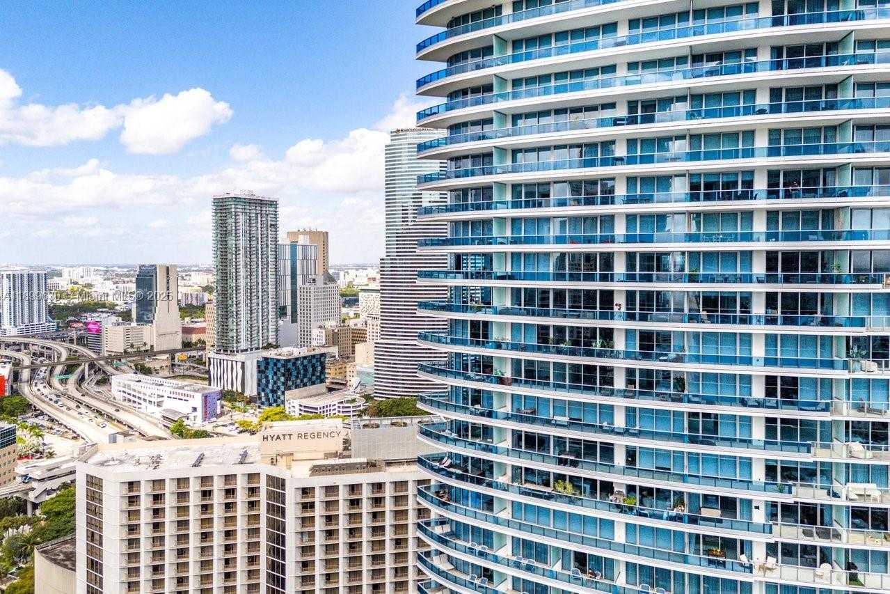 Small Image of 200 BISCAYNE BOULEVARD WAY #3702, Miami Number 47
