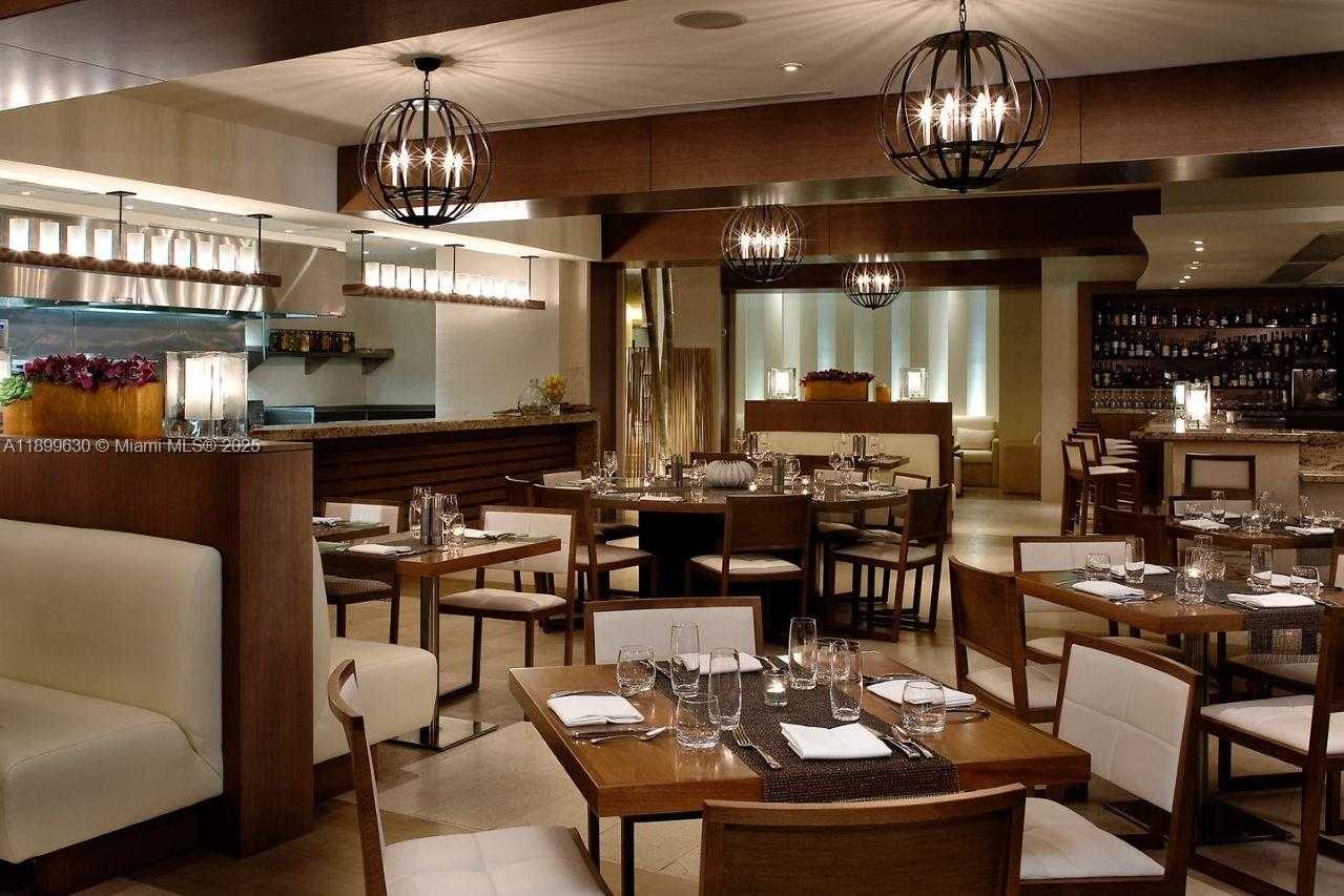 Small Image of 200 BISCAYNE BOULEVARD WAY #3702, Miami Number 64