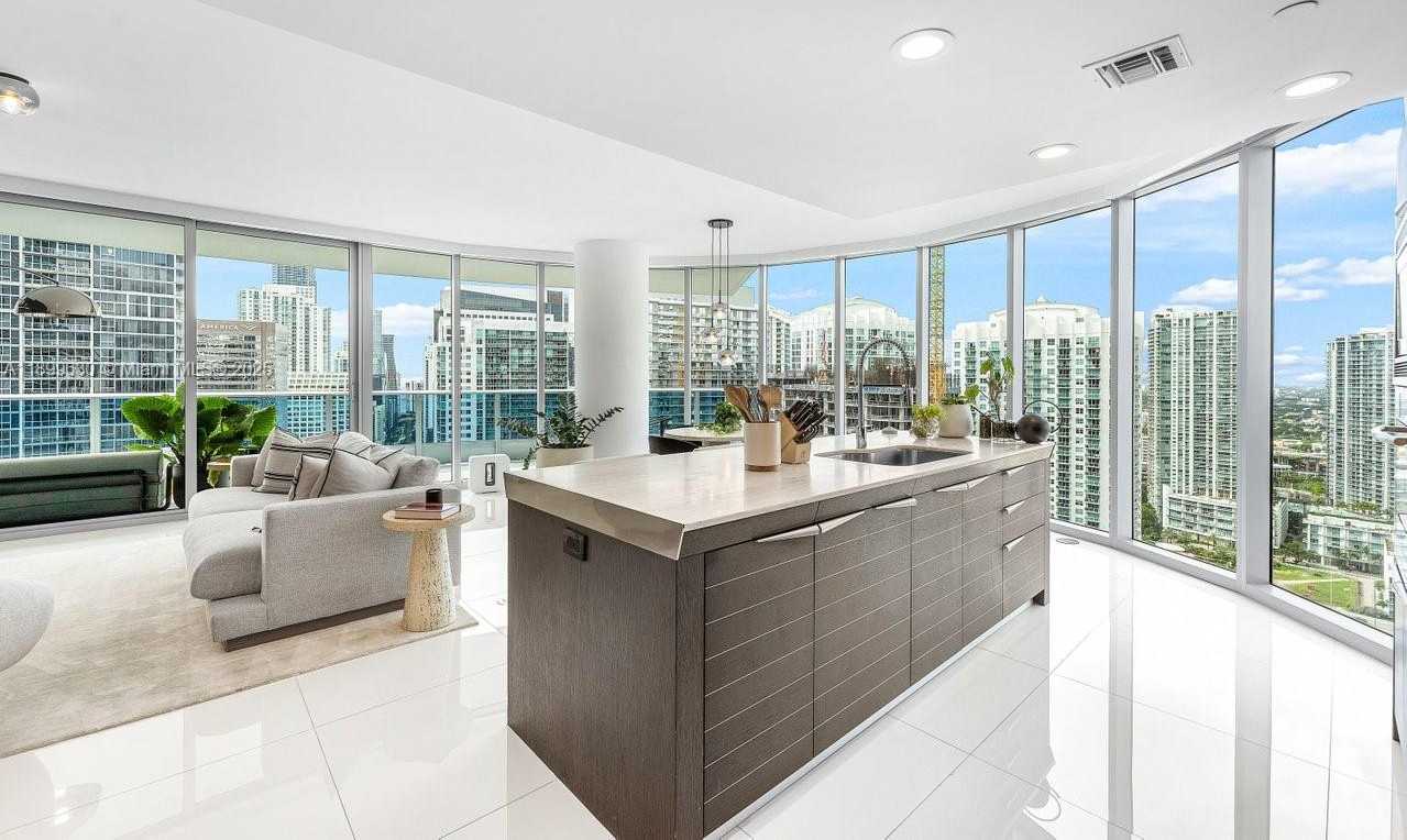 Small Image of 200 BISCAYNE BOULEVARD WAY #3702, Miami Number 9