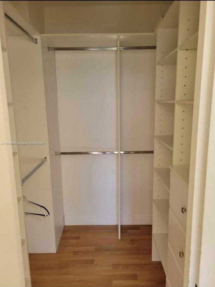 Small Image of 7441 WAYNE AVE #3O, Miami Beach Number 4