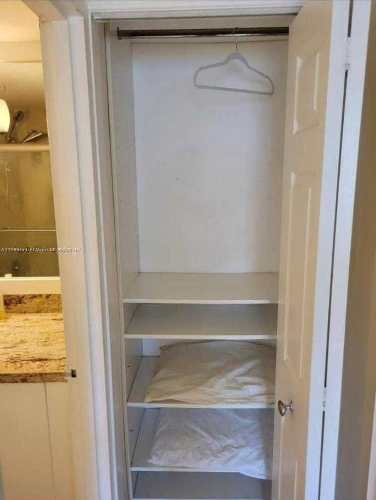 Small Image of 7441 WAYNE AVE #3O, Miami Beach Number 6