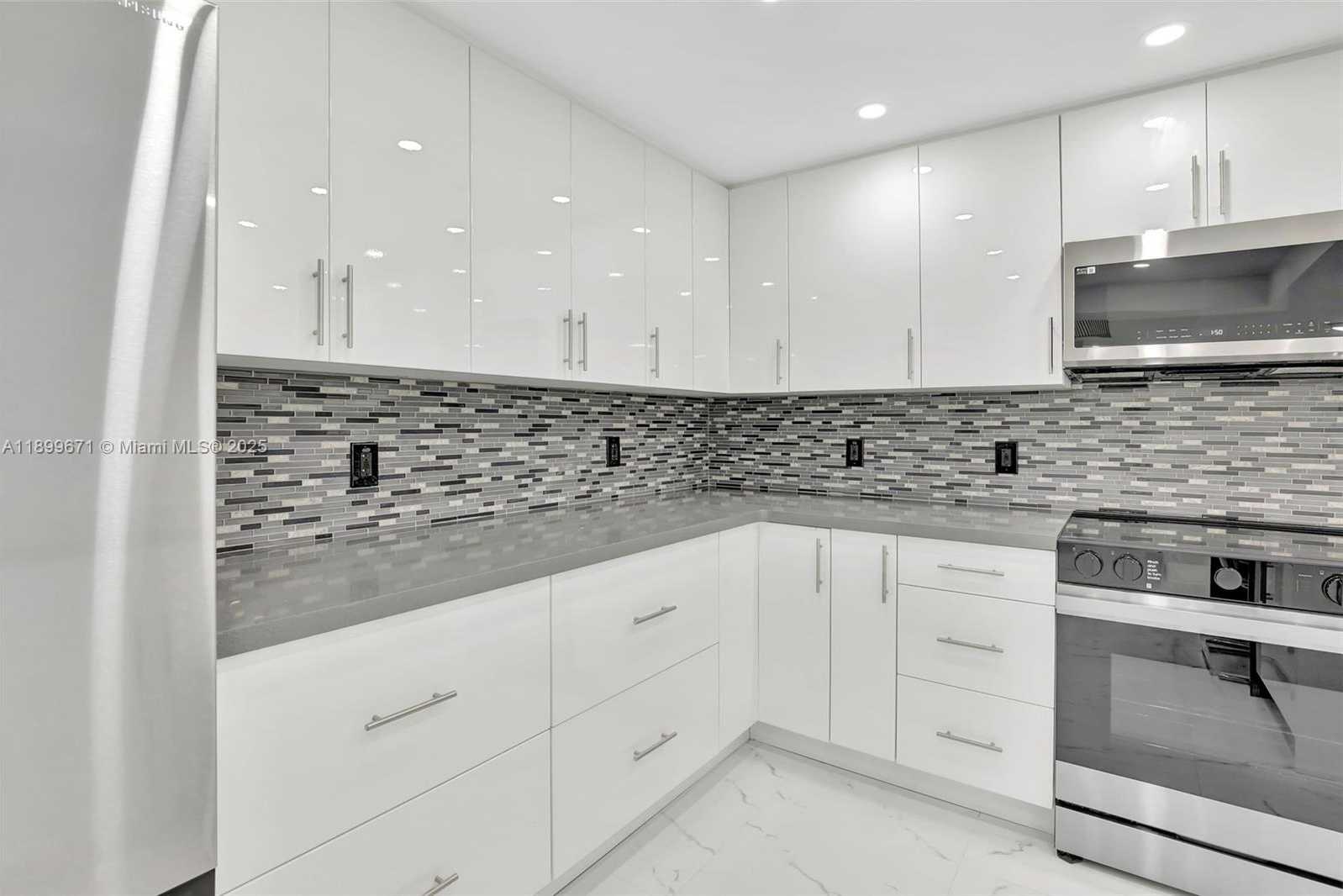 Small Image of 9801 COLLINS AVE #15X, Bal Harbour Number 11