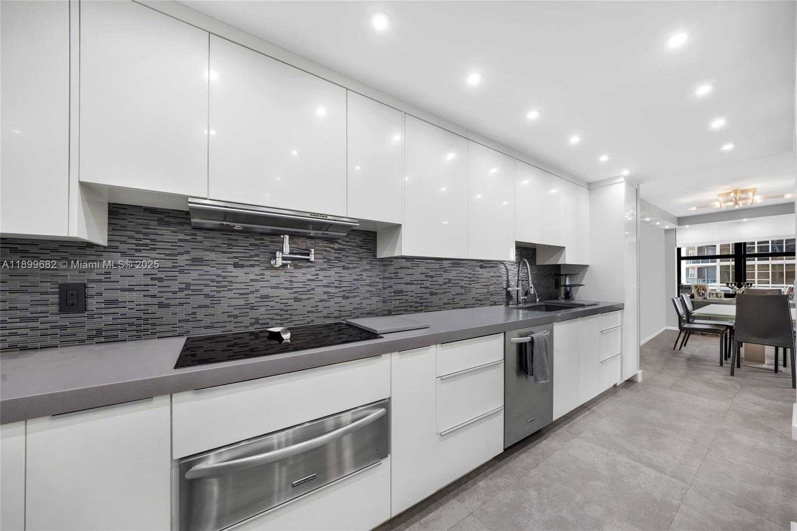 Small Image of 9801 COLLINS AVE #16U, Bal Harbour Number 17