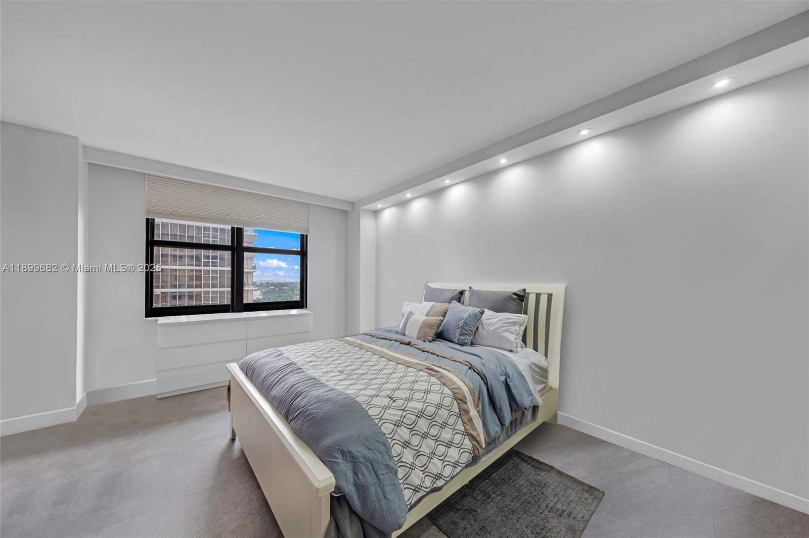 Small Image of 9801 COLLINS AVE #16U, Bal Harbour Number 19