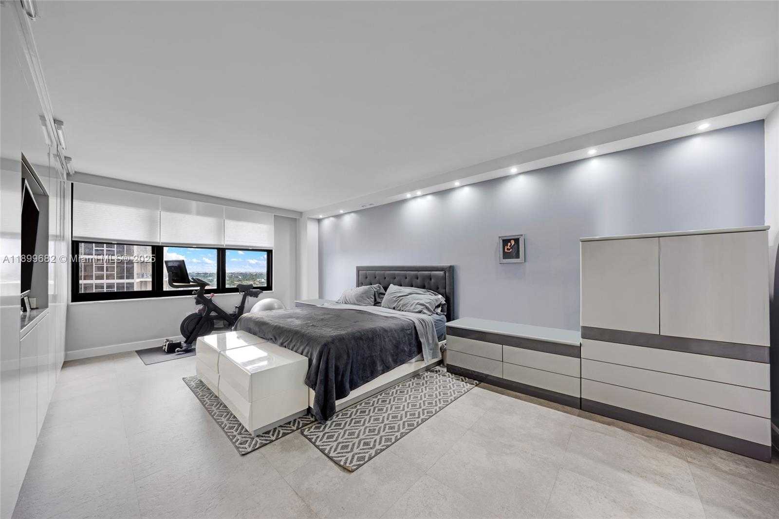 Small Image of 9801 COLLINS AVE #16U, Bal Harbour Number 20