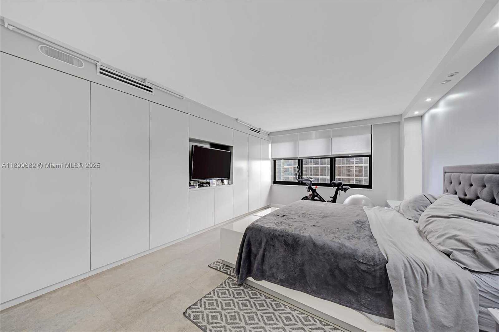 Small Image of 9801 COLLINS AVE #16U, Bal Harbour Number 21