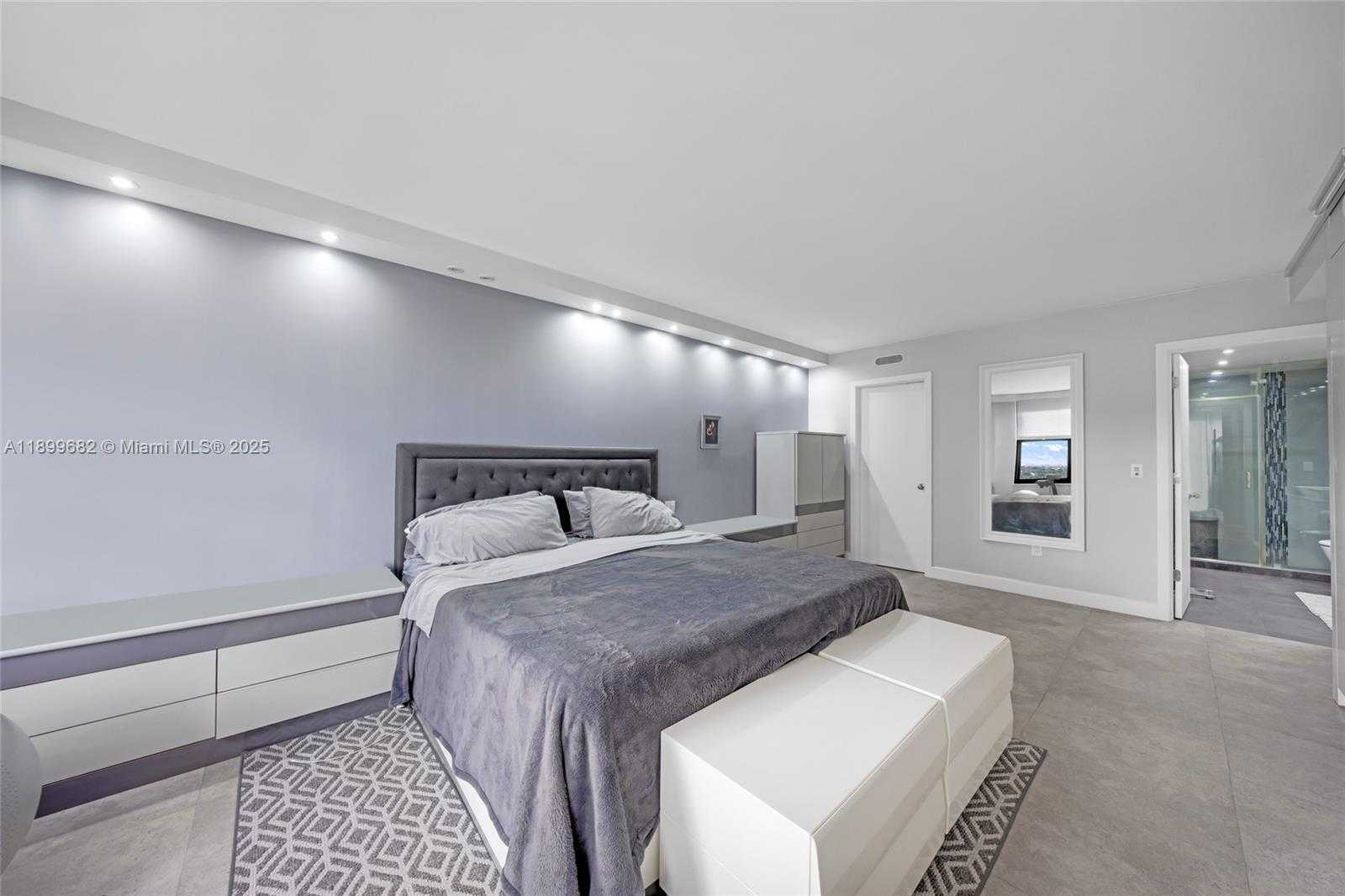 Small Image of 9801 COLLINS AVE #16U, Bal Harbour Number 23