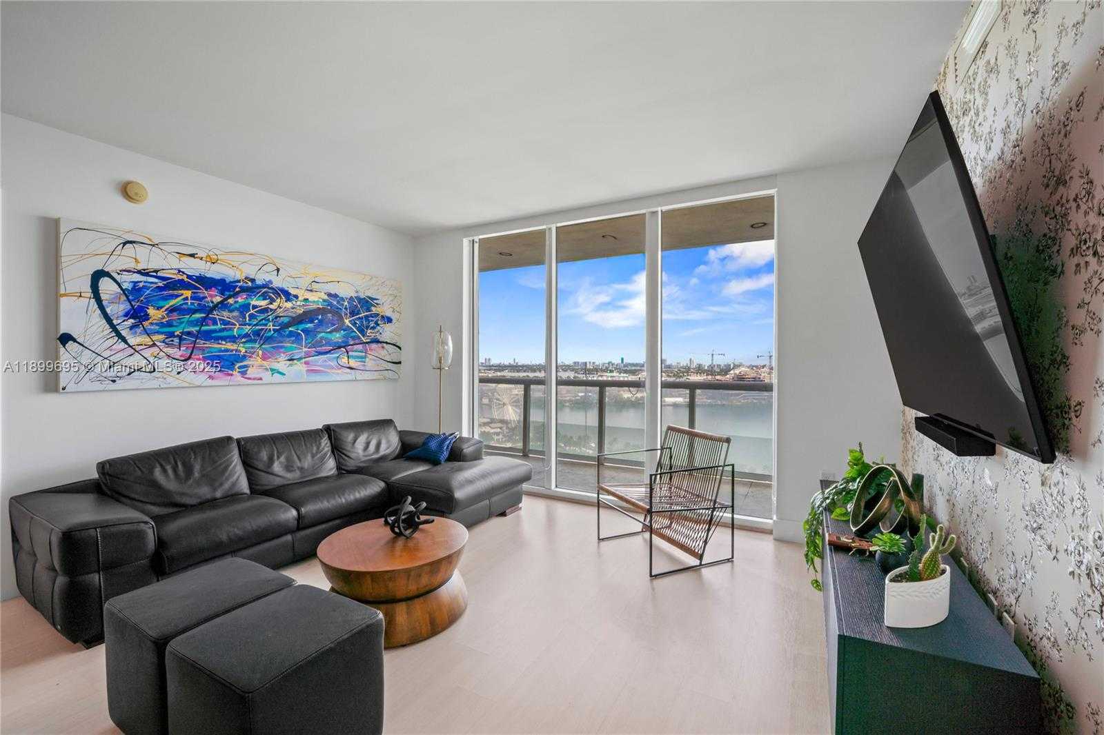 Small Image of 50 BISCAYNE BLVD #2308, Miami Number 11