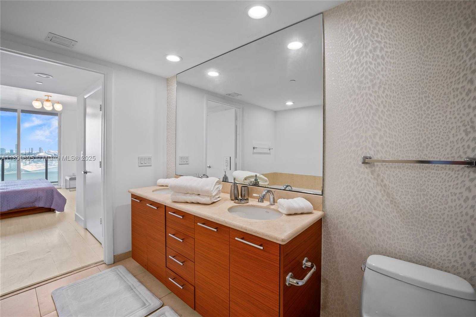 Small Image of 50 BISCAYNE BLVD #2308, Miami Number 29