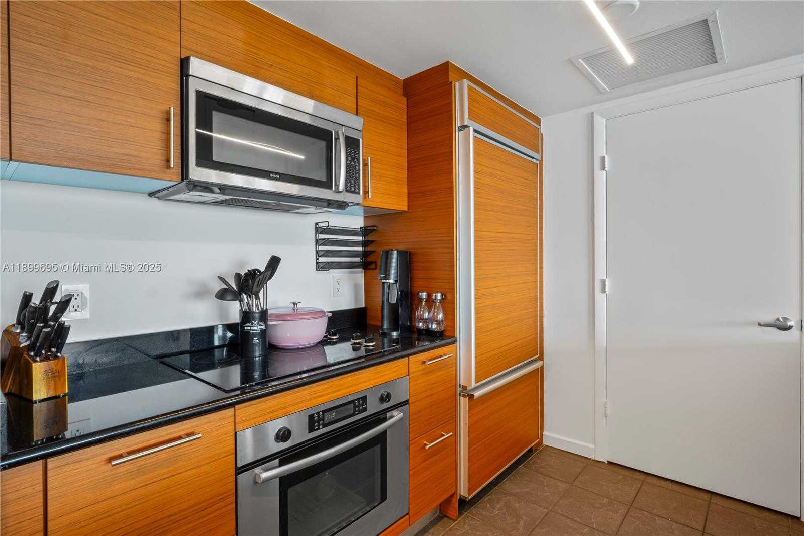 Small Image of 50 BISCAYNE BLVD #2308, Miami Number 6