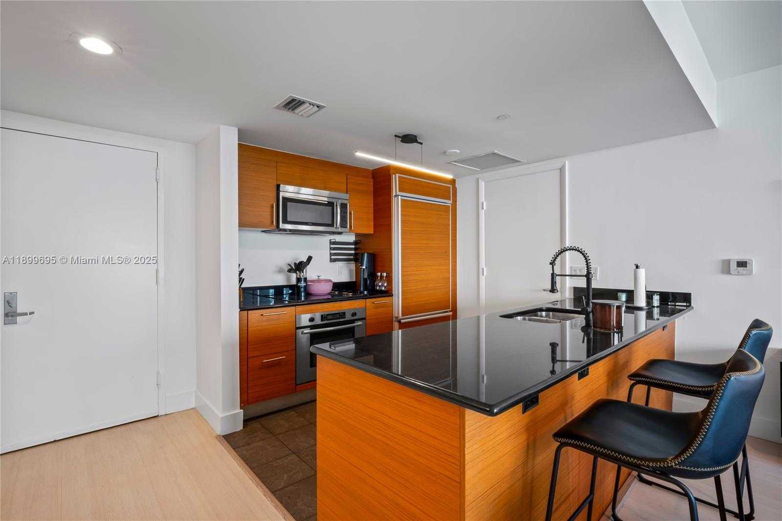 Small Image of 50 BISCAYNE BLVD #2308, Miami Number 8