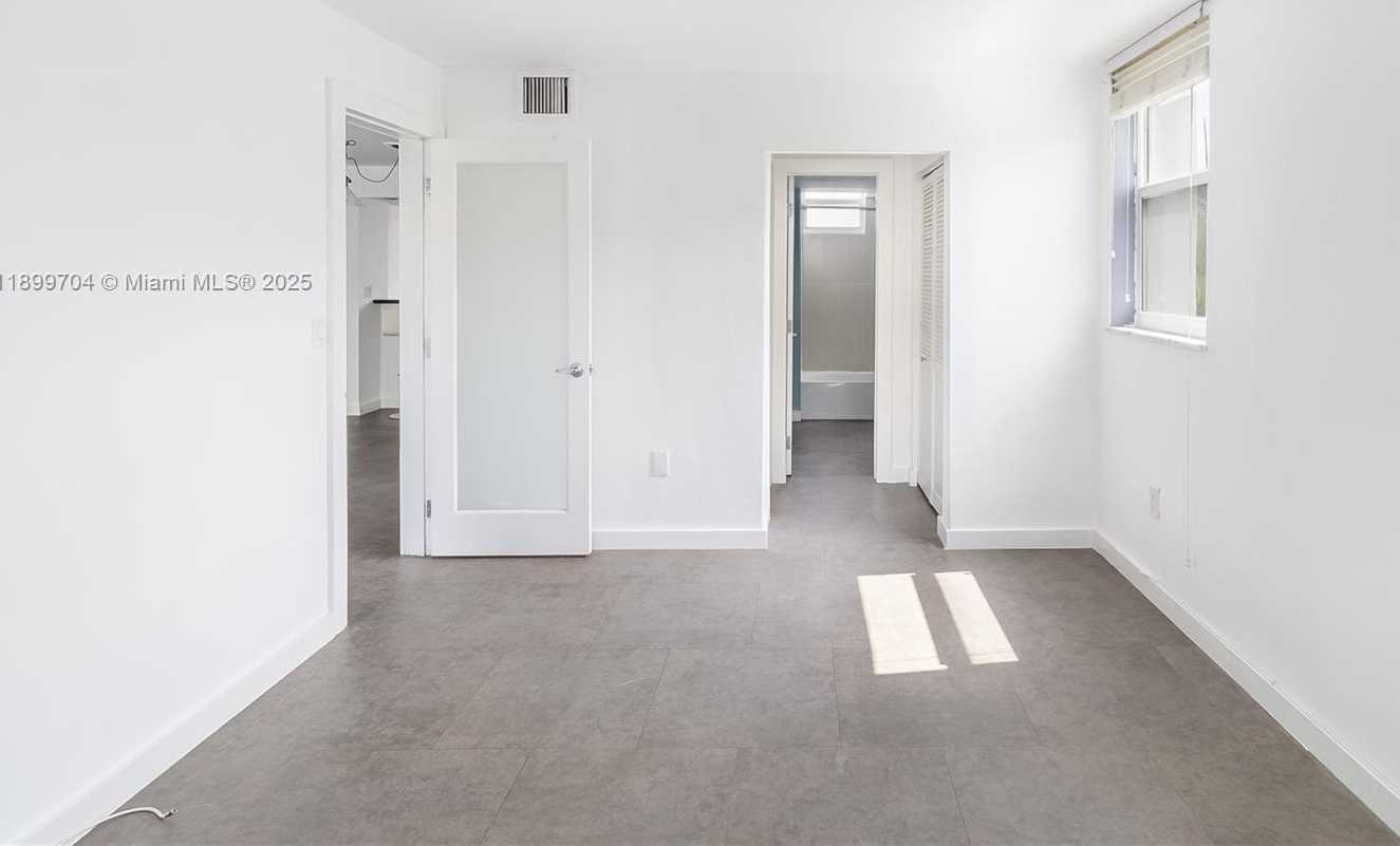 Small Image of 1045 10TH ST #304, Miami Beach Number 11