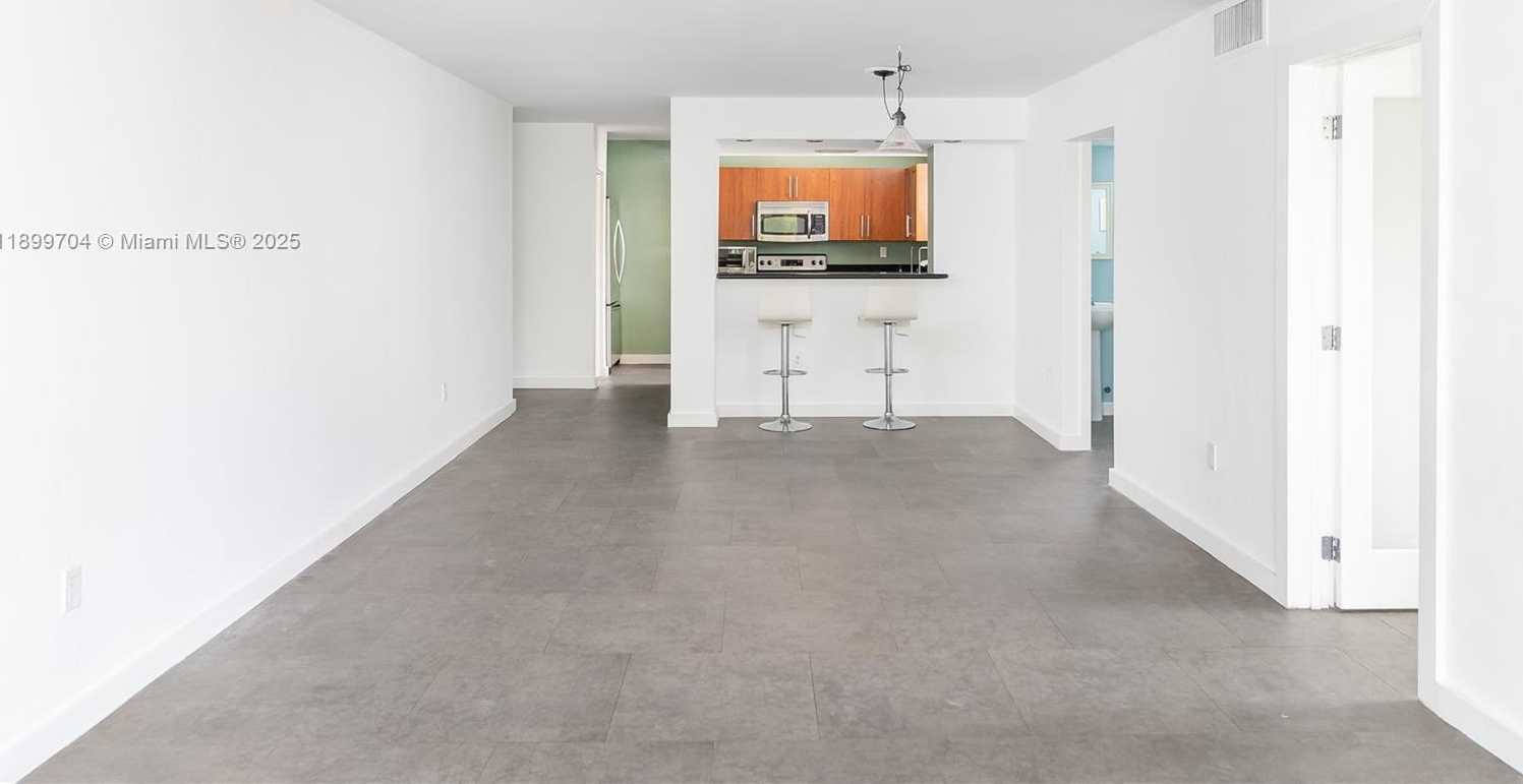 Small Image of 1045 10TH ST #304, Miami Beach Number 3