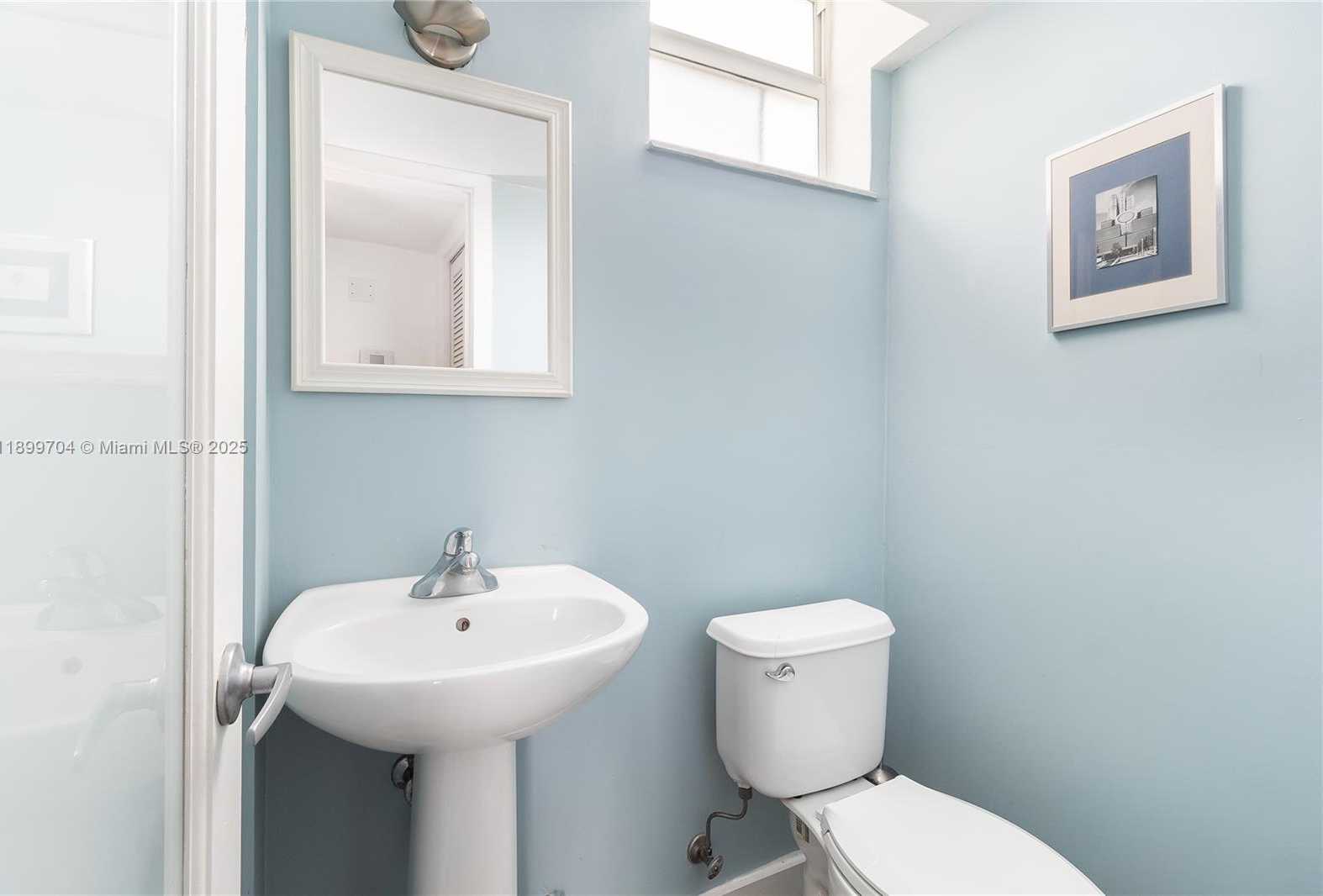 Small Image of 1045 10TH ST #304, Miami Beach Number 6