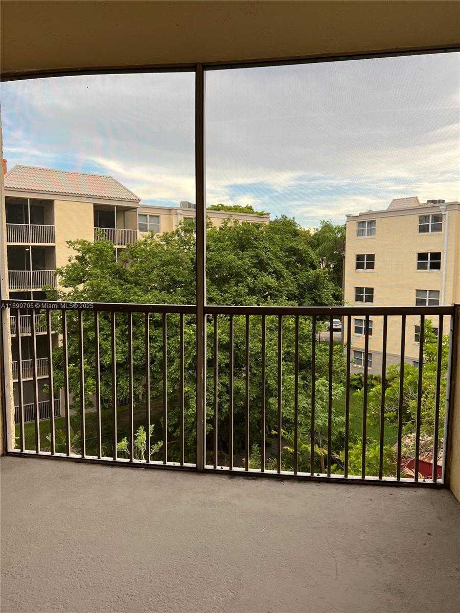 Small Image of 8353 LAKE DR #405, Doral Number 8