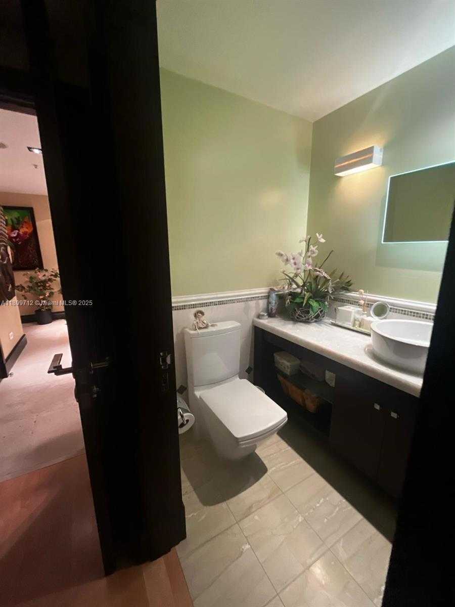 Small Image of 808 BRICKELL KEY DR #1508, Miami Number 11