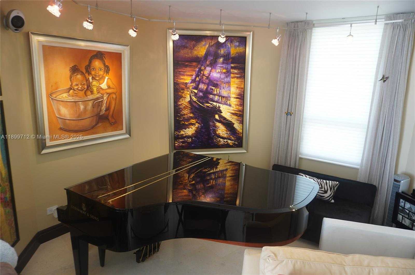 Small Image of 808 BRICKELL KEY DR #1508, Miami Number 3