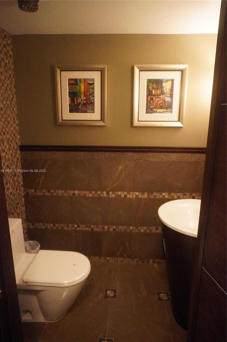 Small Image of 808 BRICKELL KEY DR #1508, Miami Number 5