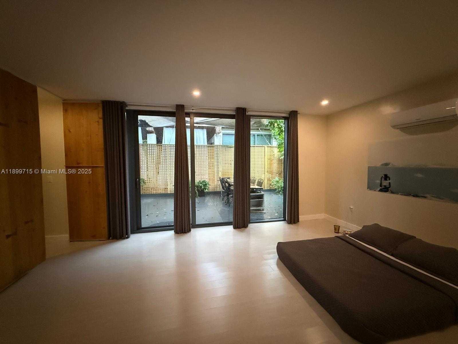 Small Image of 396 NORTH EAST 152ND ST #396, Miami Number 10