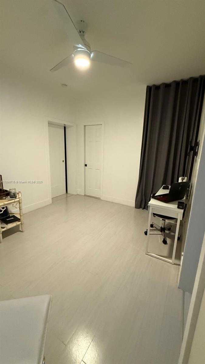 Small Image of 396 NORTH EAST 152ND ST #396, Miami Number 12