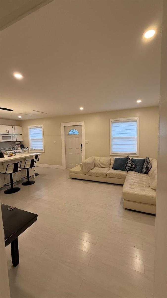 Small Image of 396 NORTH EAST 152ND ST #396, Miami Number 14