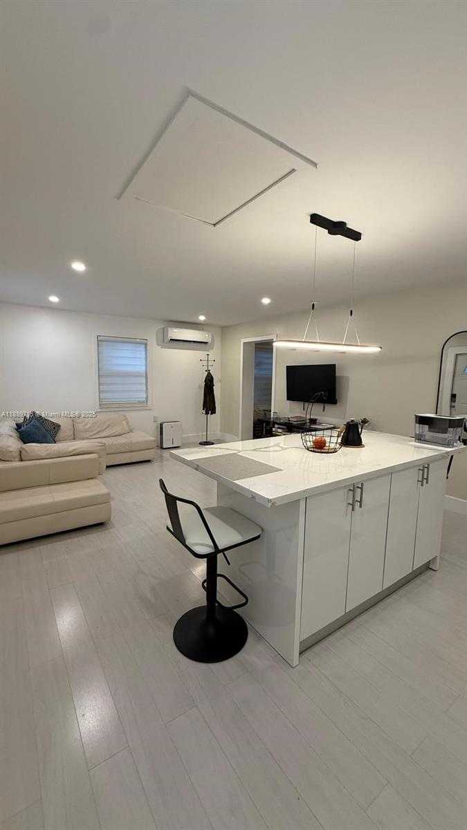 Small Image of 396 NORTH EAST 152ND ST #396, Miami Number 15