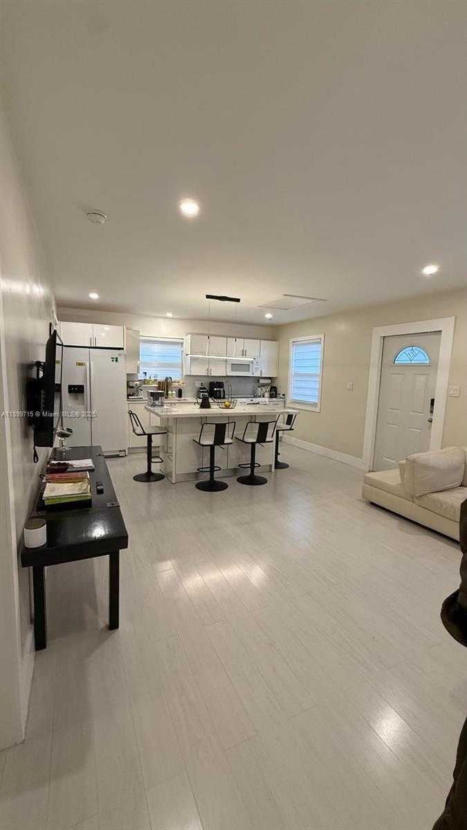 Small Image of 396 NORTH EAST 152ND ST #396, Miami Number 16