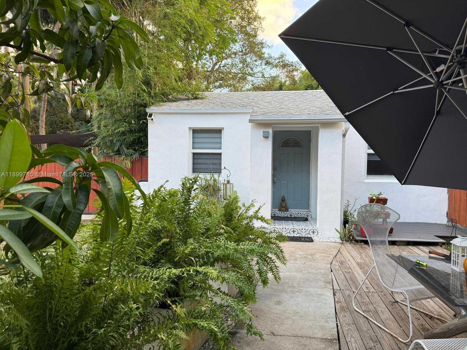 Small Image of 396 NORTH EAST 152ND ST #396, Miami Number 4