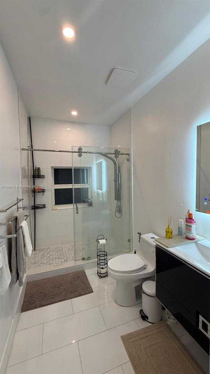 Small Image of 396 NORTH EAST 152ND ST #396, Miami Number 7