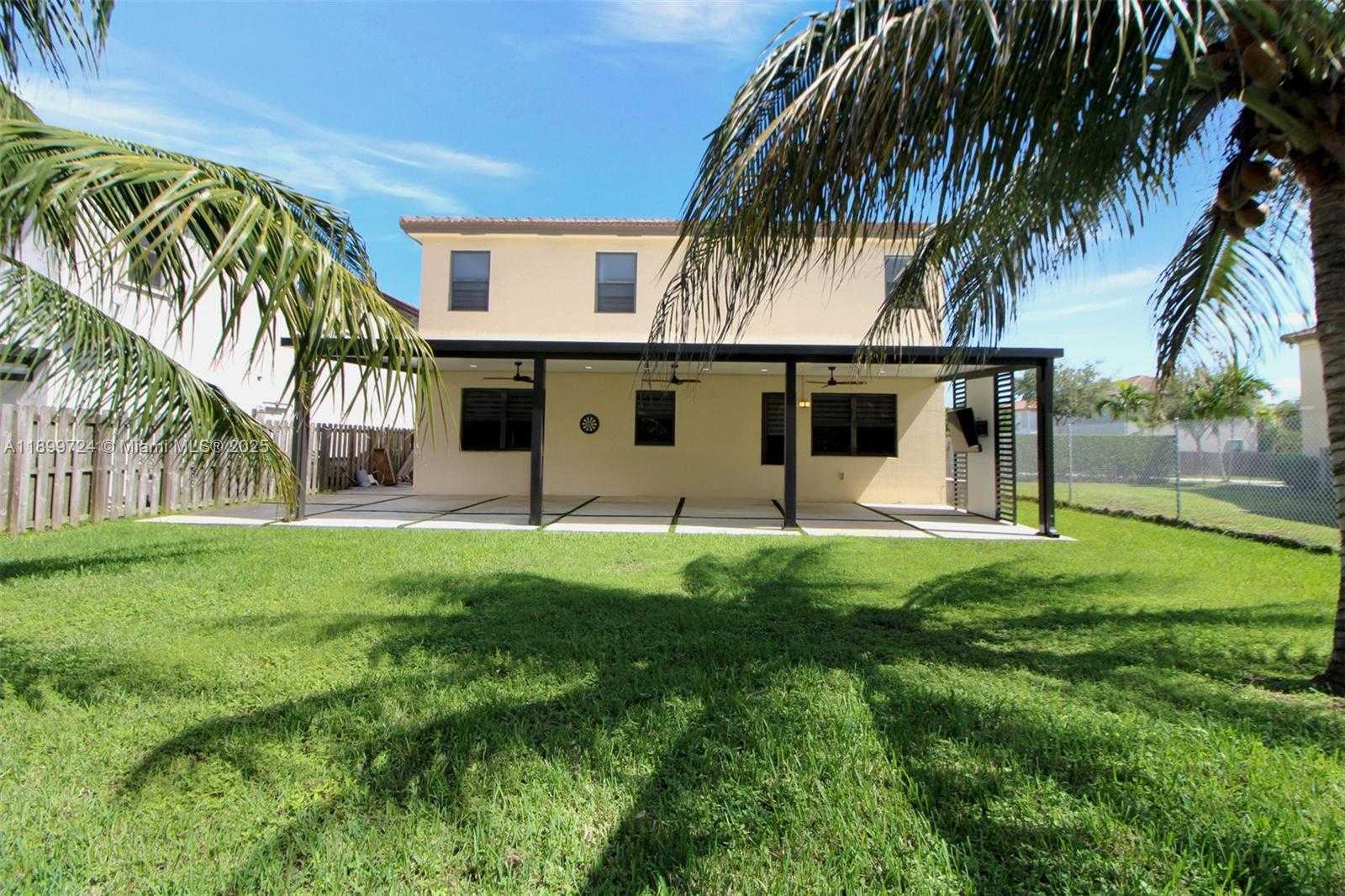 Small Image of 22760 SOUTH WEST 105TH AVE, Miami Number 13