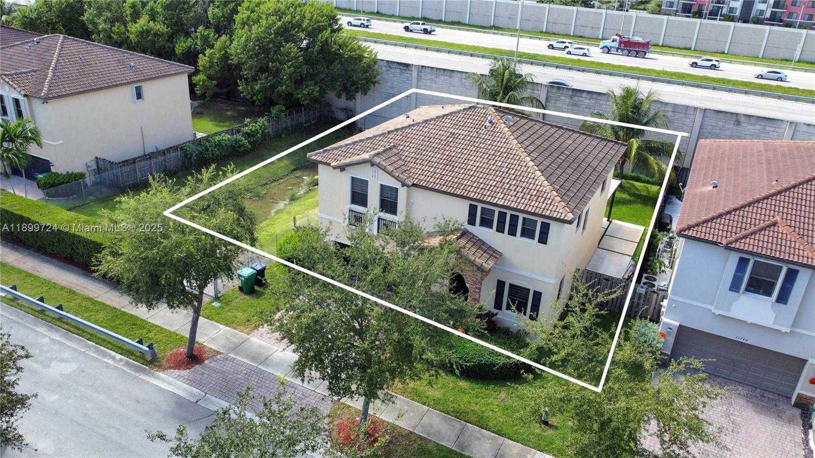 Small Image of 22760 SOUTH WEST 105TH AVE, Miami Number 23