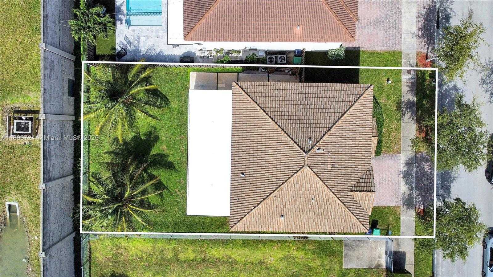 Small Image of 22760 SOUTH WEST 105TH AVE, Miami Number 3