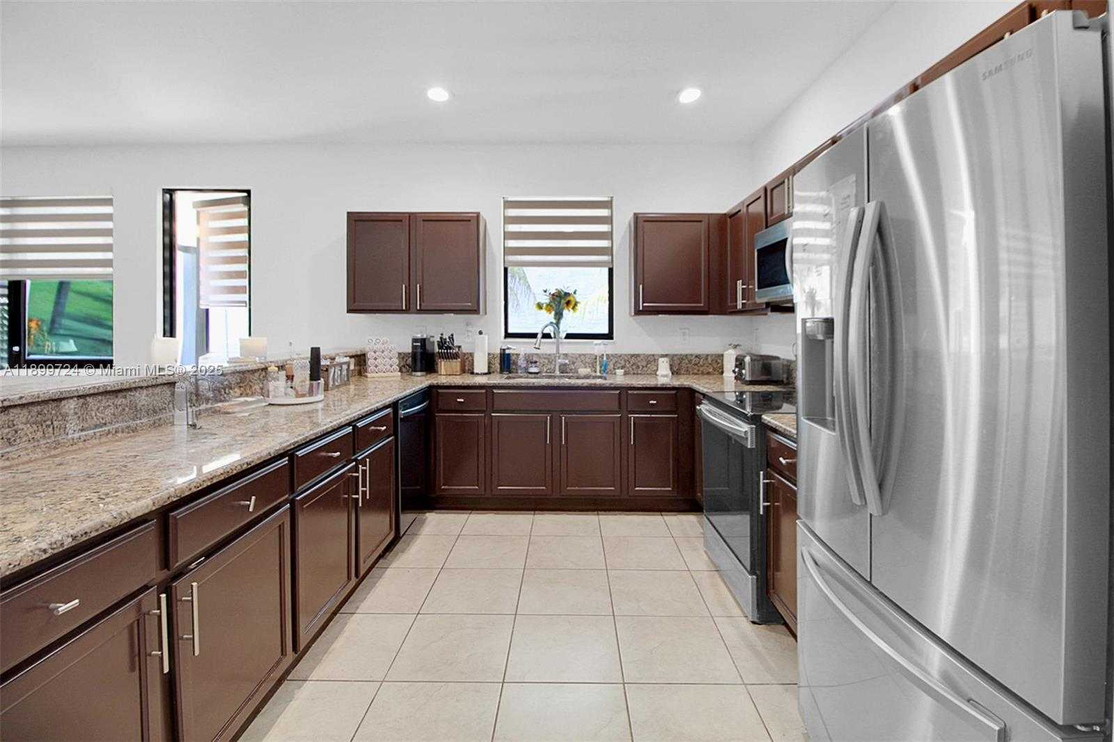 Small Image of 22760 SOUTH WEST 105TH AVE, Miami Number 9