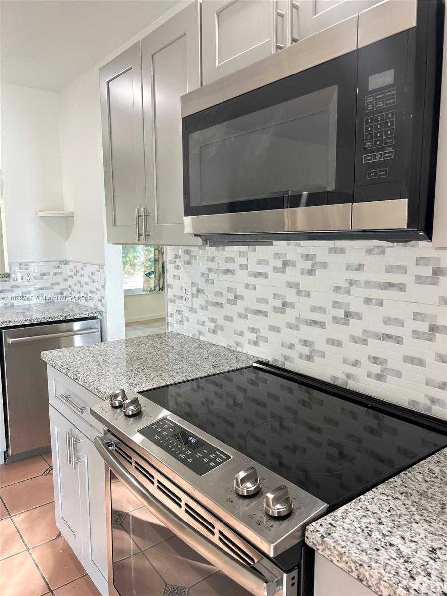 Small Image of 6452 ROYAL PALM BEACH BLVD, West Palm Beach Number 12