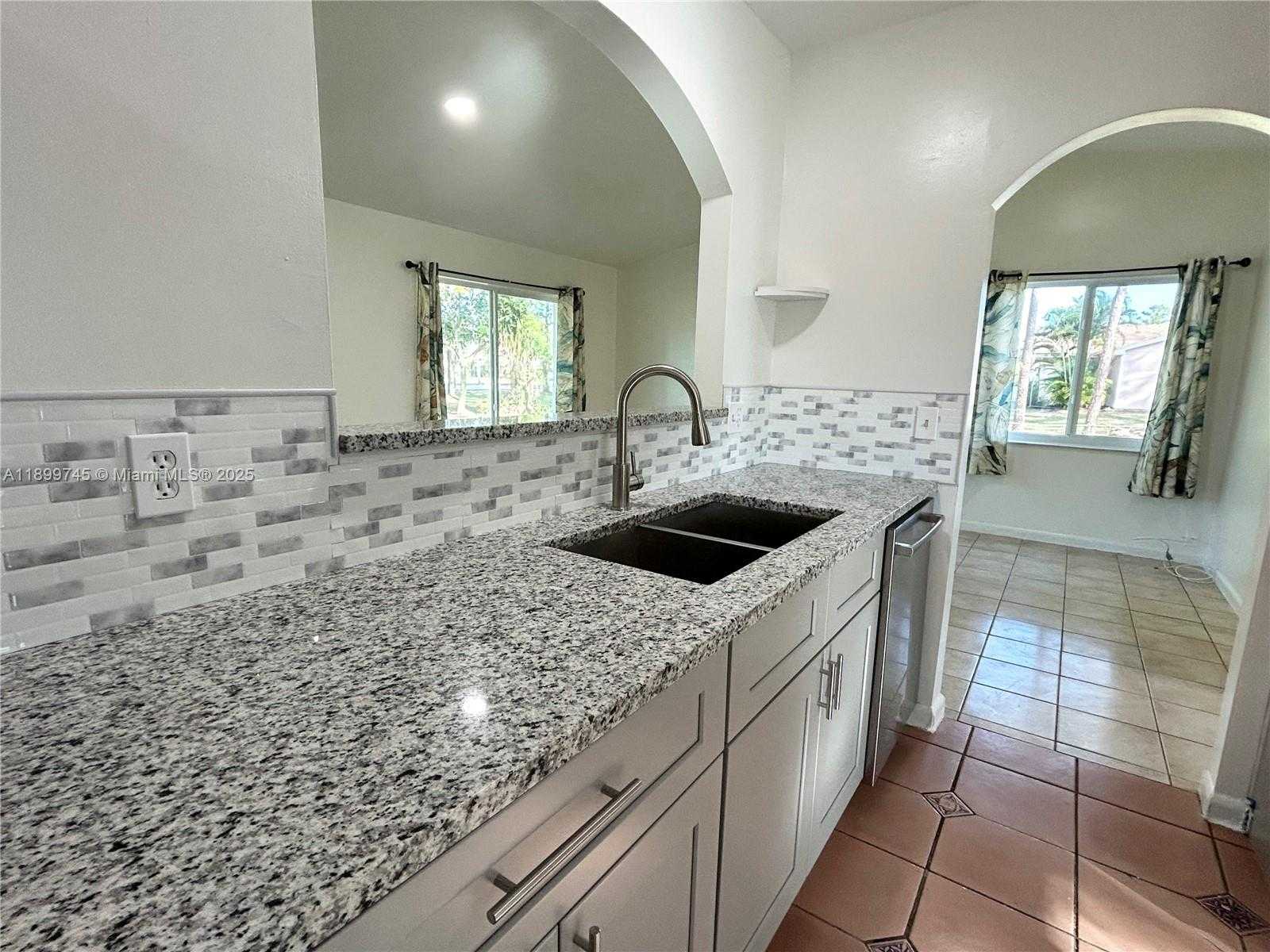 Small Image of 6452 ROYAL PALM BEACH BLVD, West Palm Beach Number 13